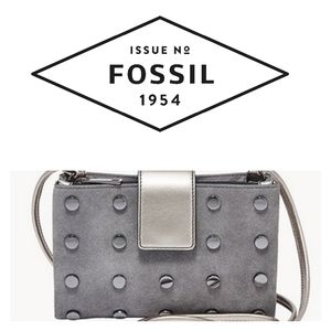🤍 FOSSIL NWT SUEDE CROSSBODY!